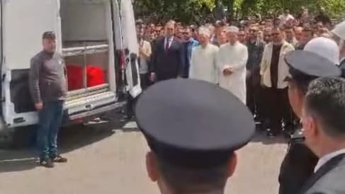 Çorlu’da yaşanan silahlı saldırı sonucunda şehit olan polis memuru Emrah KOÇ Ve Erkan TÜTÜNCÜLER için görev yaptıkları Çorlu emniyet müdürlüğü önünde tören düzenlendi.