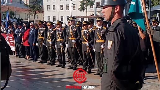 30 ağustos zafer bayramı atatürk anıtına çelenk ile başladı